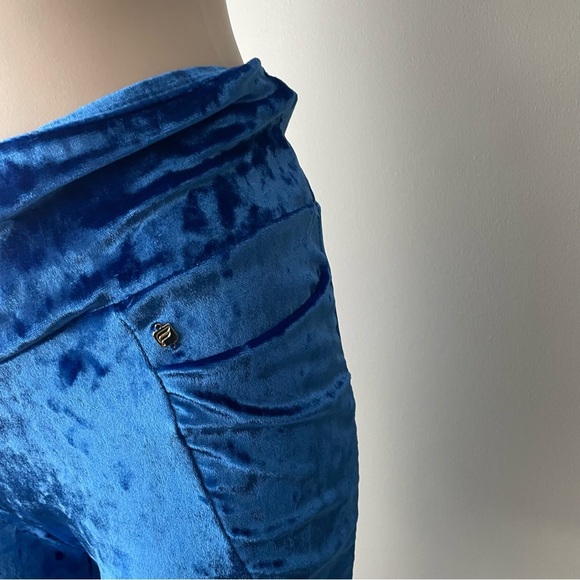 Fabletics 2 Piece Crushed Velour Velvet Twist Bra Leggings Set Blue Large - Picture 10 of 15